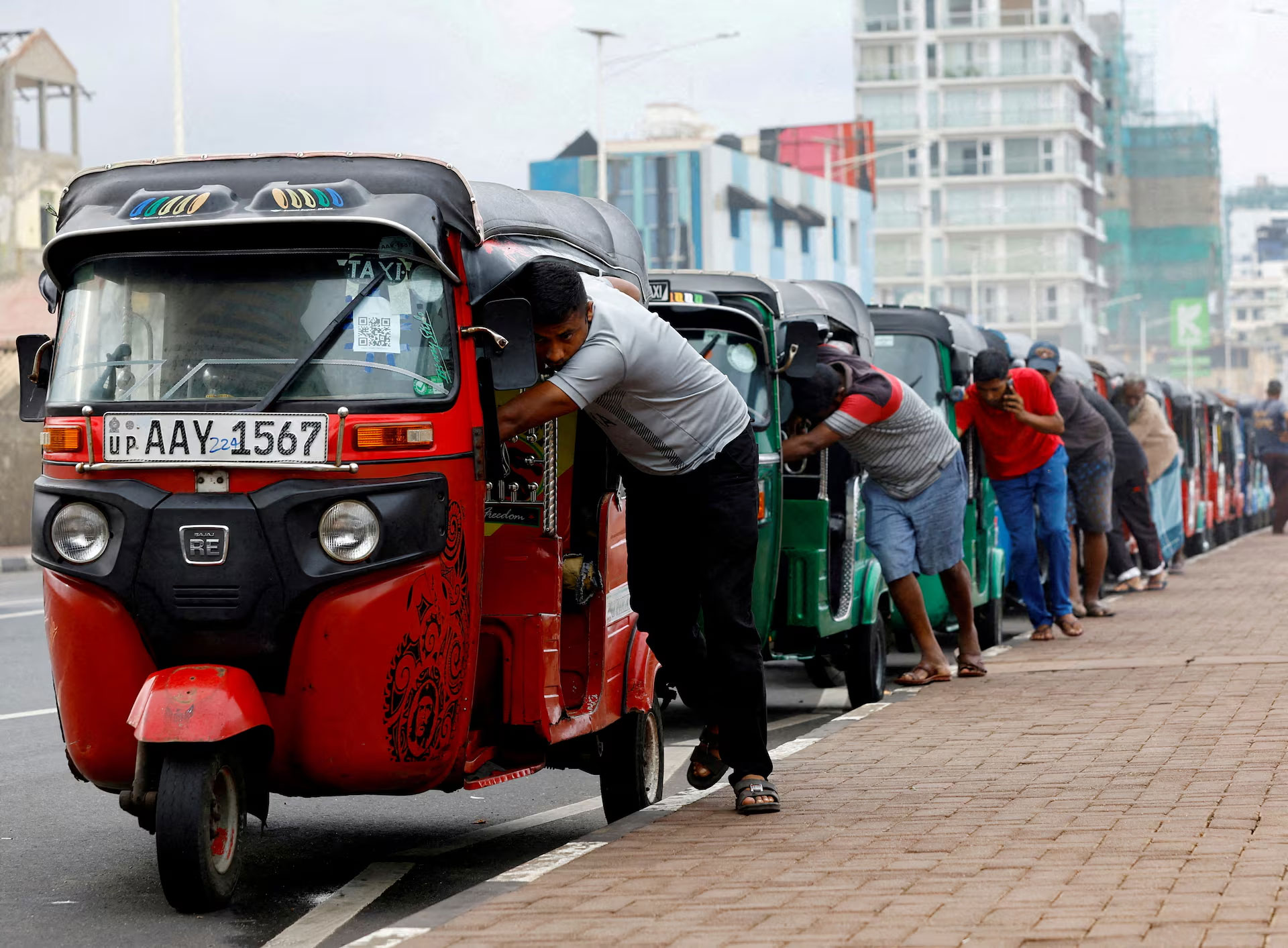 Colombo Queues