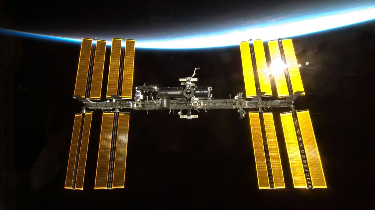 A marvel of modern engineering, the International Space Station (ISS) has been orbiting 400 kilometres above Earth since its inception. (Photo: Nasa))