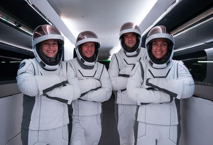 The Moon Contract And A Civilian Crew The Moon Contract And A Civilian Crew