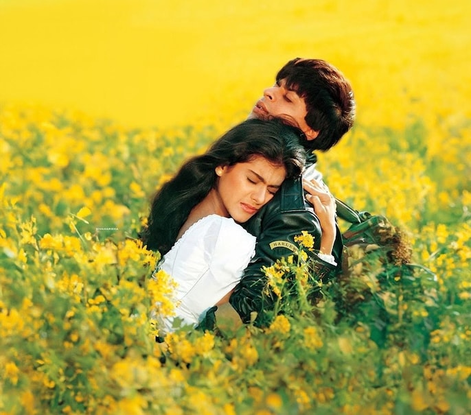 The Hand That Defined Romance The Hand That Defined Romance