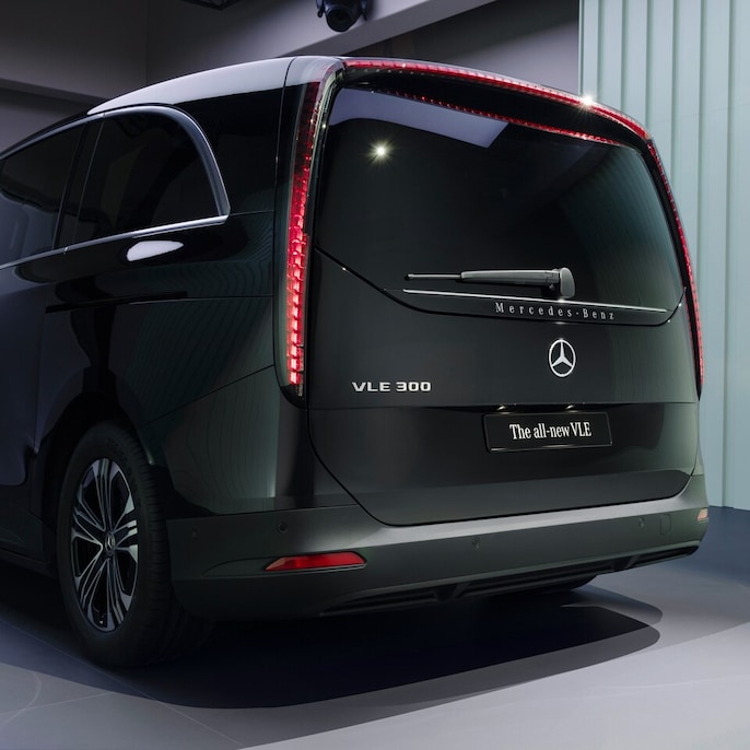 Efficient And Lightning-Fast Charging Efficient And Lightning-Fast Charging