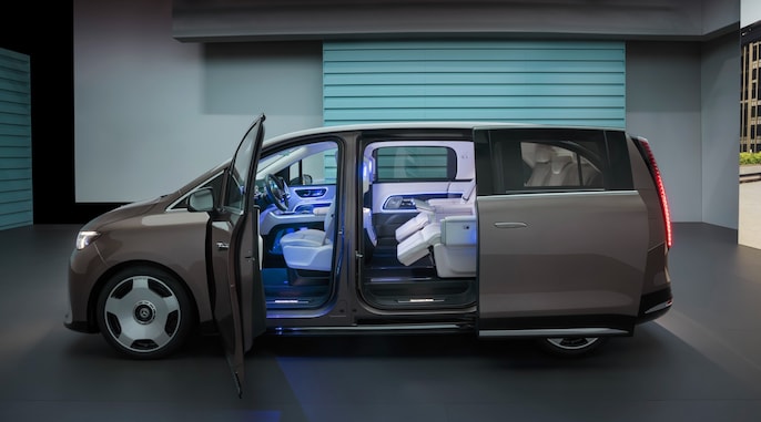 Eight Seats, Five-Star Comfort Eight Seats, Five-Star Comfort