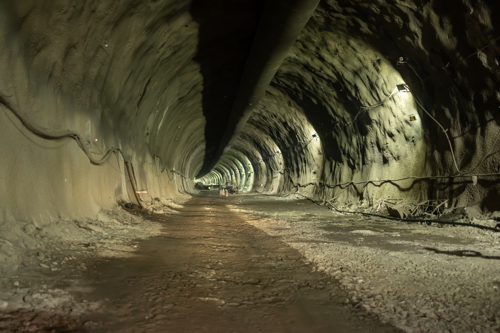 India's First Undersea Rail Tunnel — 7 KM Under The Sea