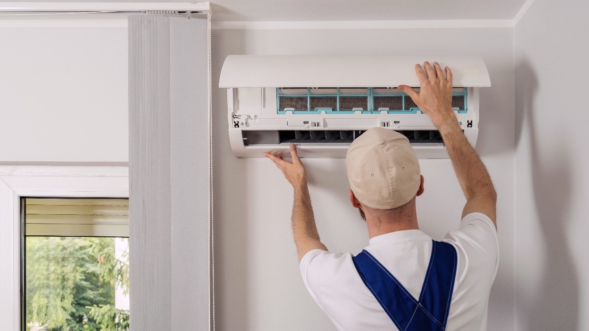 AC gas leak warning signs every Indian household must know before summer bills skyrocket