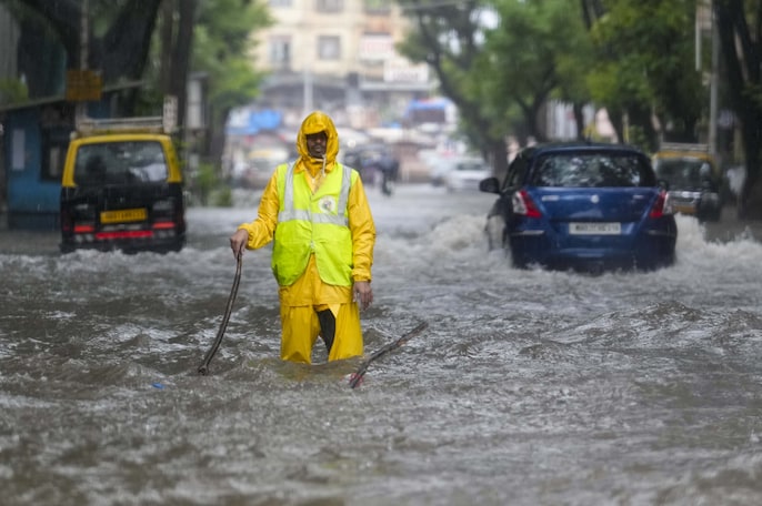 Maharashtra's Floods — Fields Turned To Lakes Maharashtra's Floods — Fields Turned To Lakes