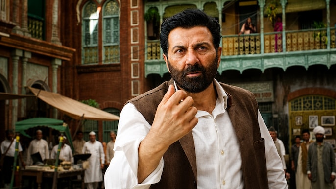 Sunny Deol Stands Tall In The Chaos Sunny Deol Stands Tall In The Chaos