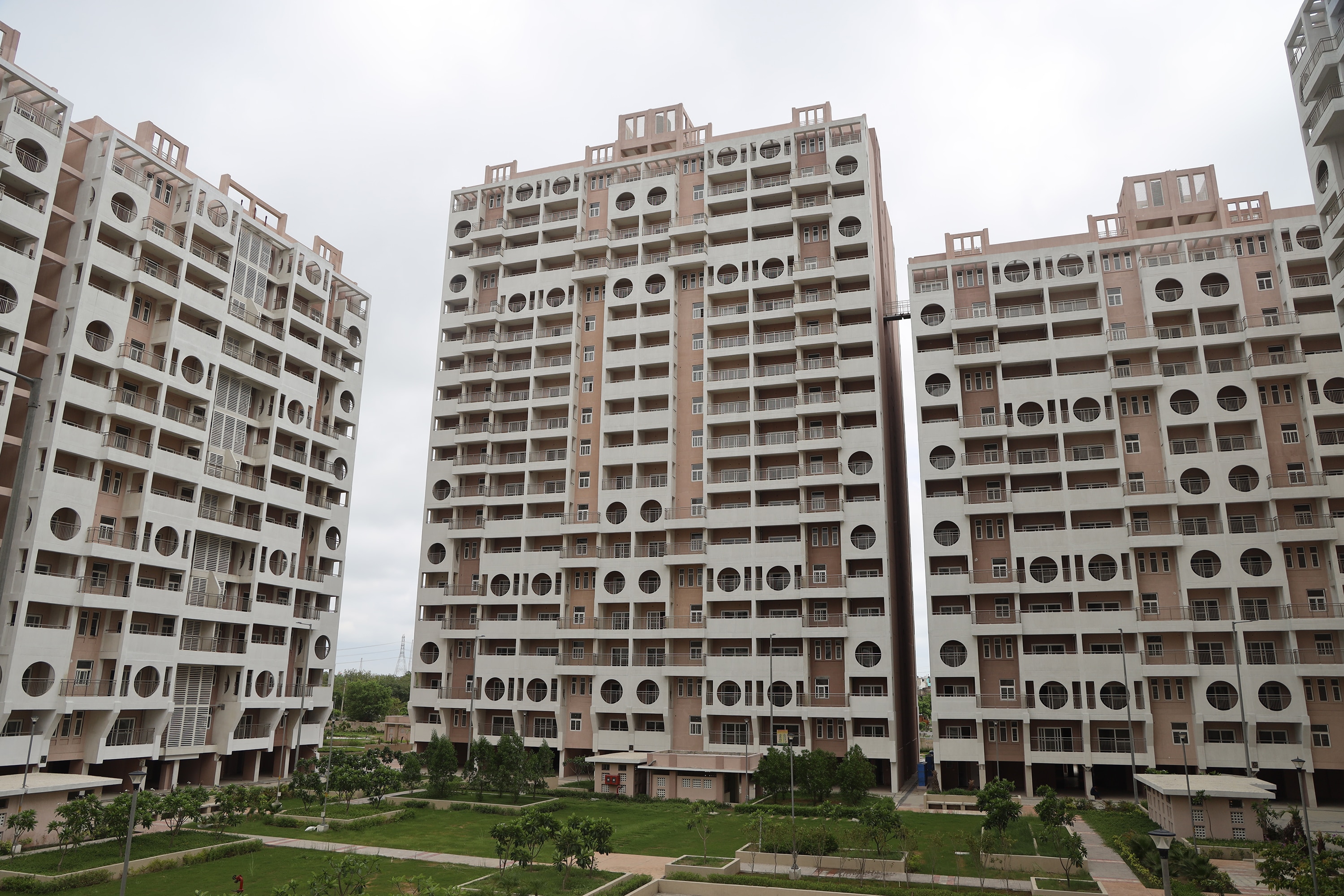 Delhi flat, big discount