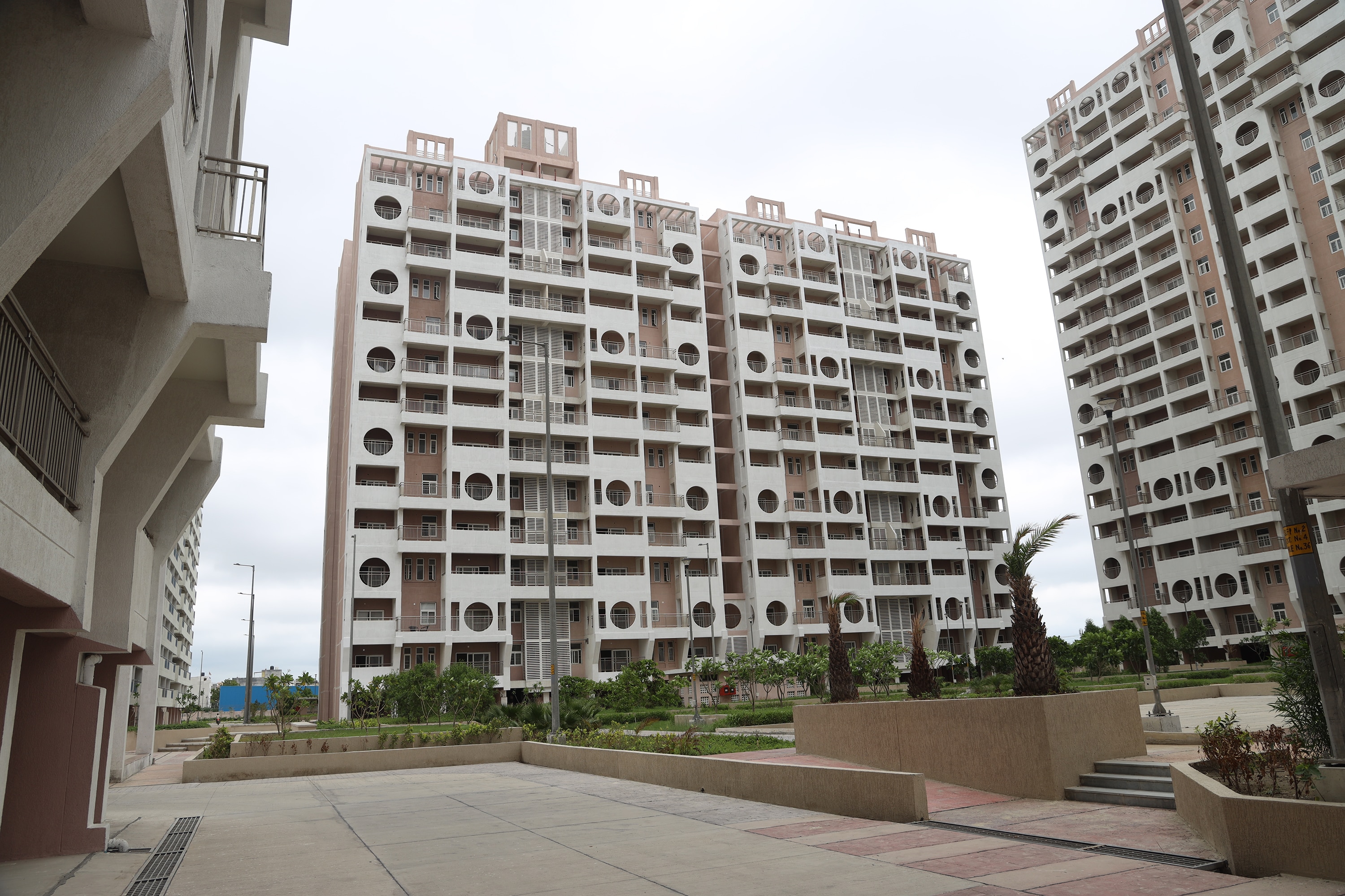 Rs 33 lakh onwards