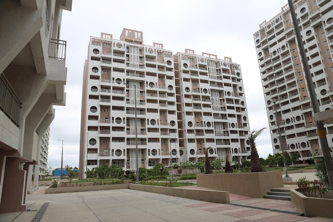 Rs 33 lakh onwards Rs 33 lakh onwards