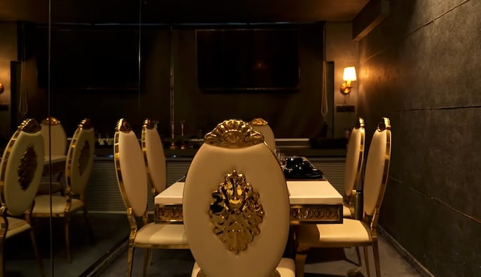 Dining Drama Dining Drama