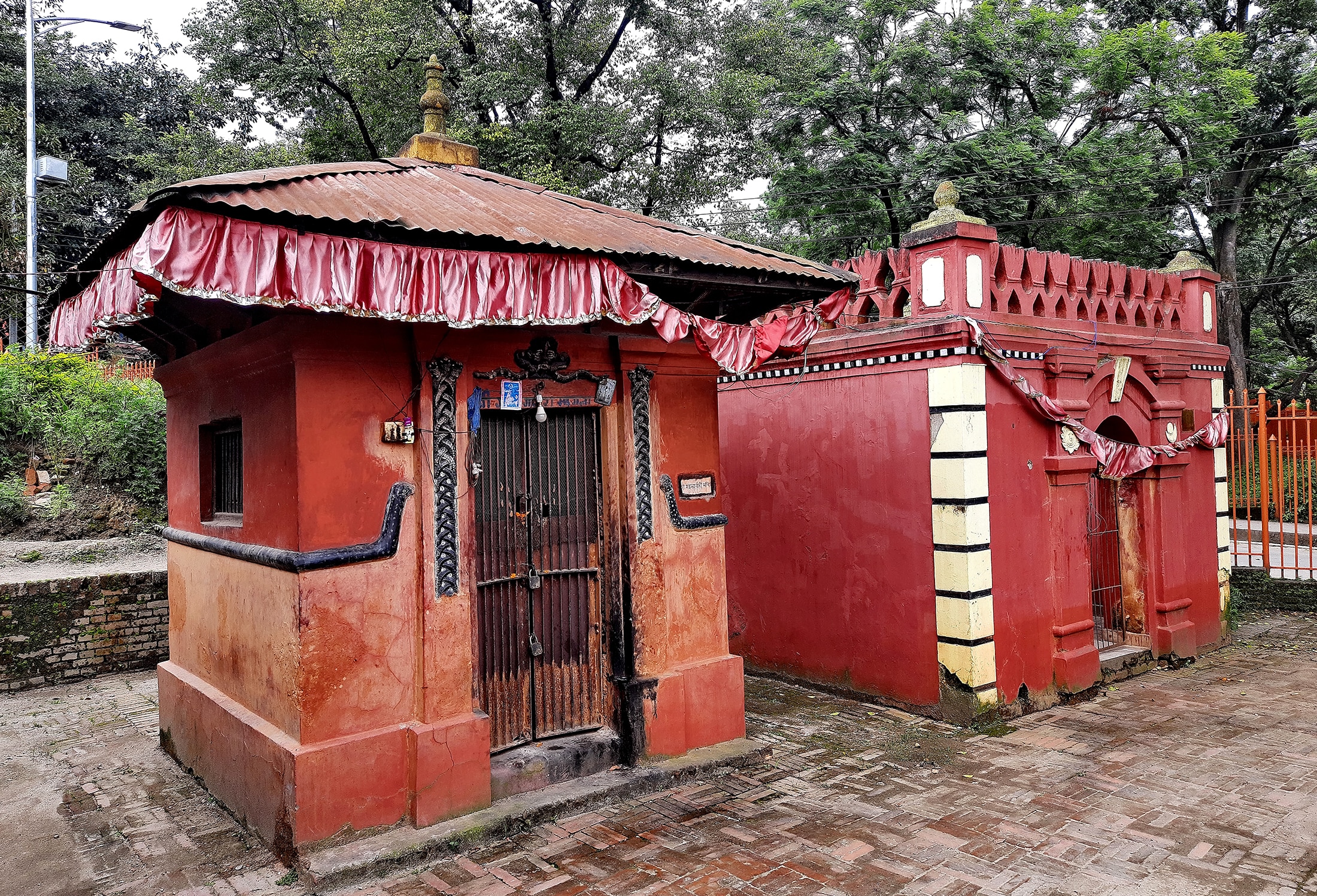 Day 2 — Vishnu Padam Temple And The Road To Varanasi