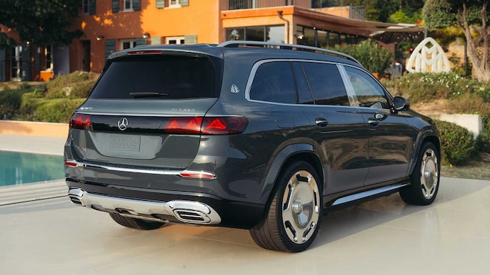 22-Inch Alloys And Powered Side Steps 22-Inch Alloys And Powered Side Steps