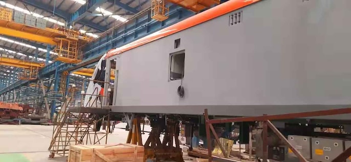 16 Coaches, 397 Tonnes, Refrigerated Storage 16 Coaches, 397 Tonnes, Refrigerated Storage