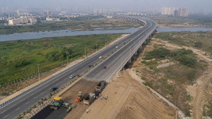 810 Metres Ready On Noida Side, 150 Metres Pending On Greater Noida Side 810 Metres Ready On Noida Side, 150 Metres Pending On Greater Noida Side