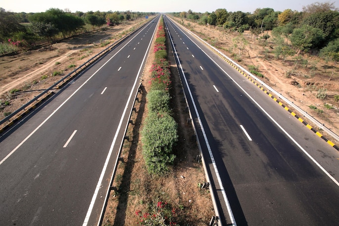 A New Expressway That Started Crumbling Almost Immediately A New Expressway That Started Crumbling Almost Immediately