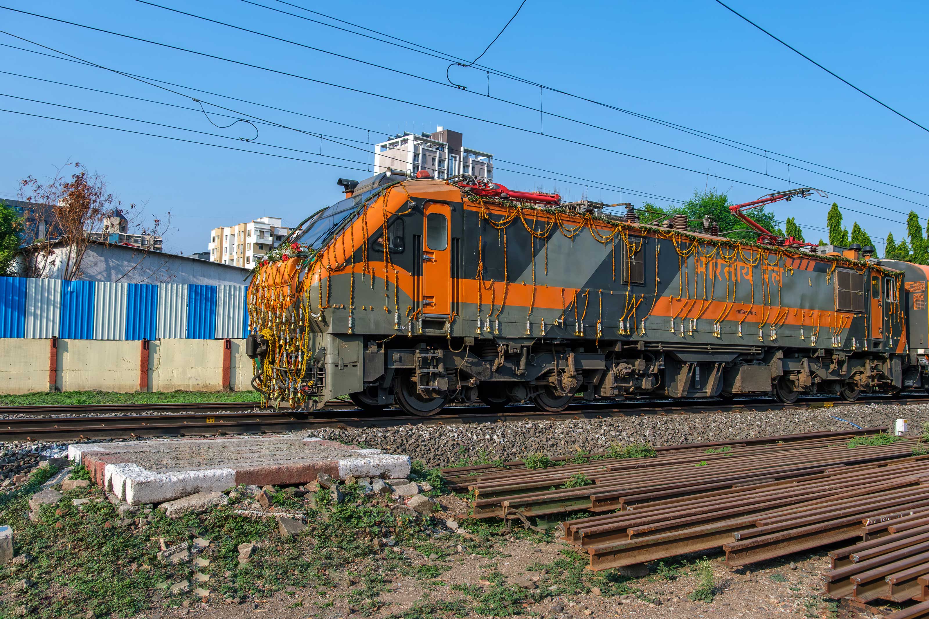 Subedarganj–Mumbai and Gorakhpur–Delhi