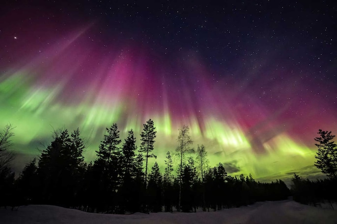Geomagnetic storms can produce brilliant auroras Geomagnetic storms can produce brilliant auroras