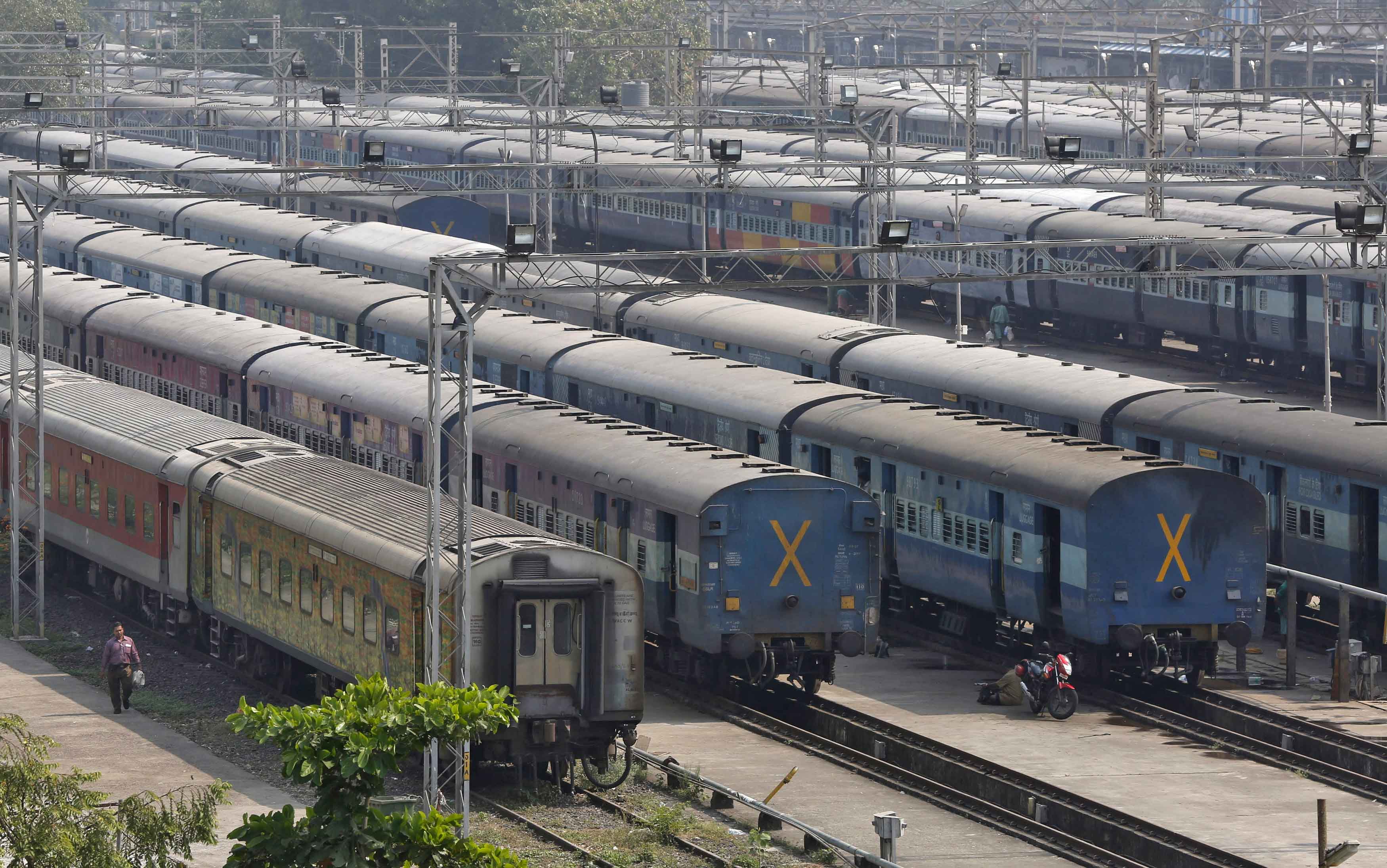 Peak Cancellations — October 3 Sees 36 Trains Hit