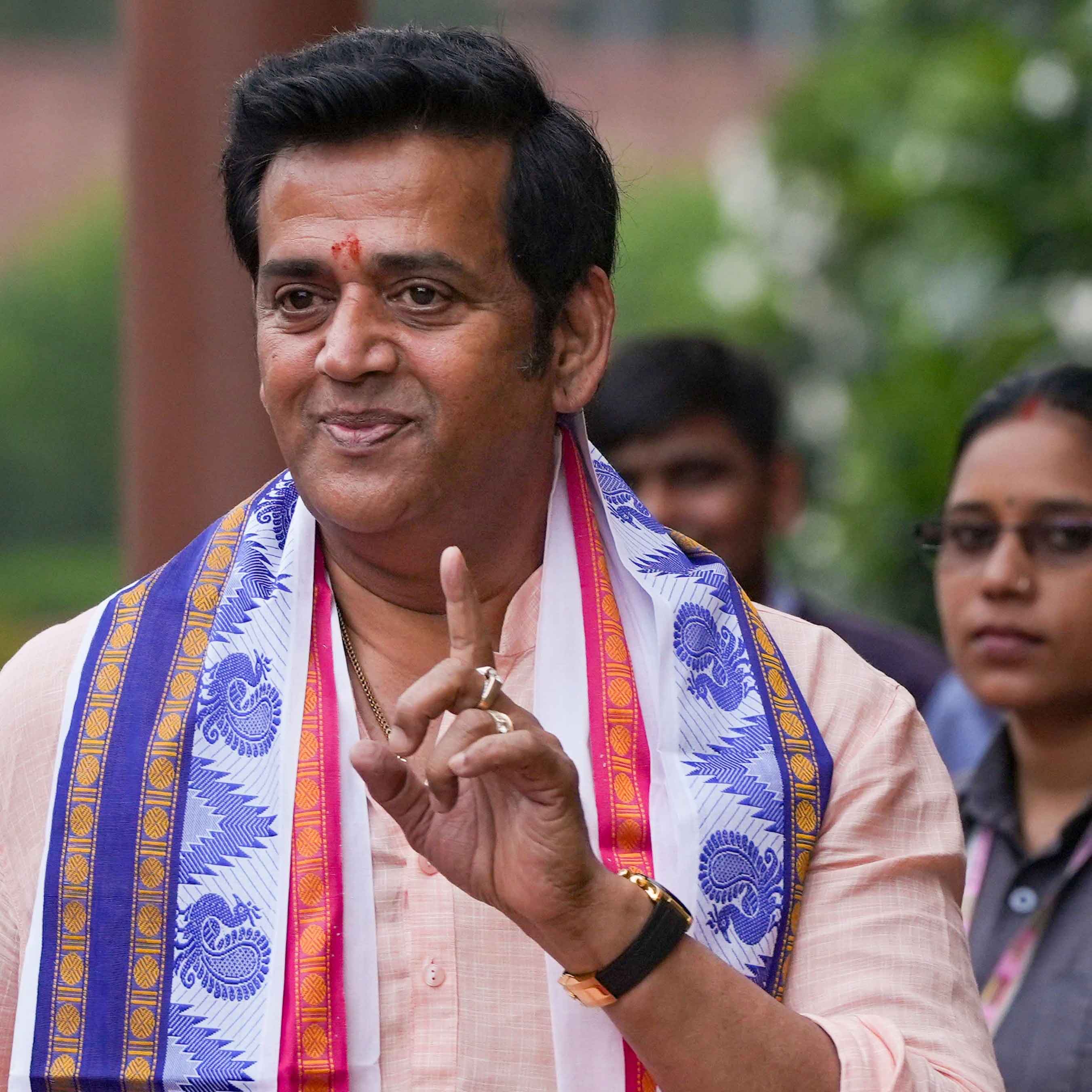 A Film Career Across Five Languages — Then Politics
