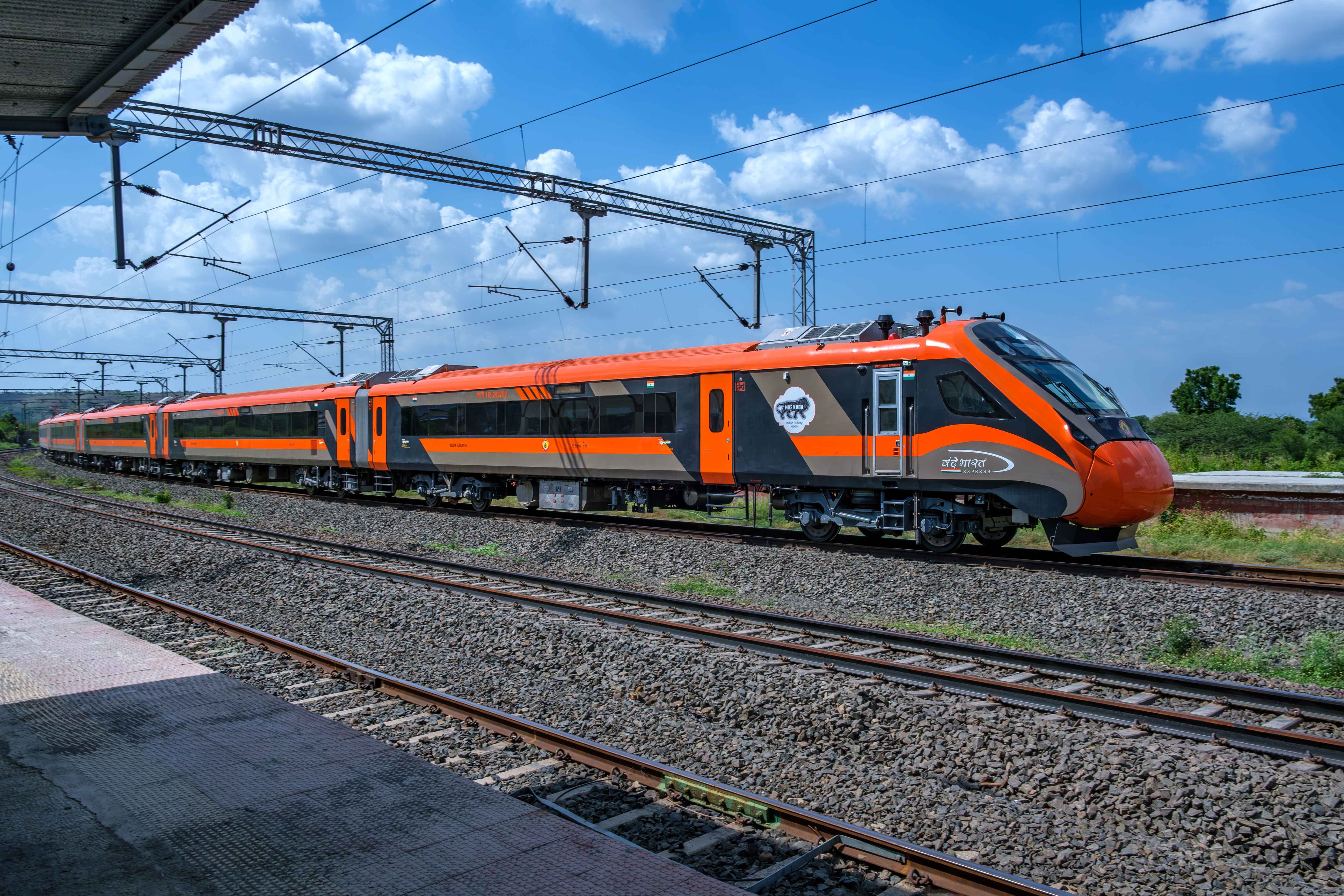 Mumbai Central–Gandhinagar: 6 Hours 25 Minutes