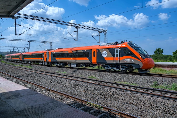 Mumbai Central–Gandhinagar: 6 Hours 25 Minutes Mumbai Central–Gandhinagar: 6 Hours 25 Minutes
