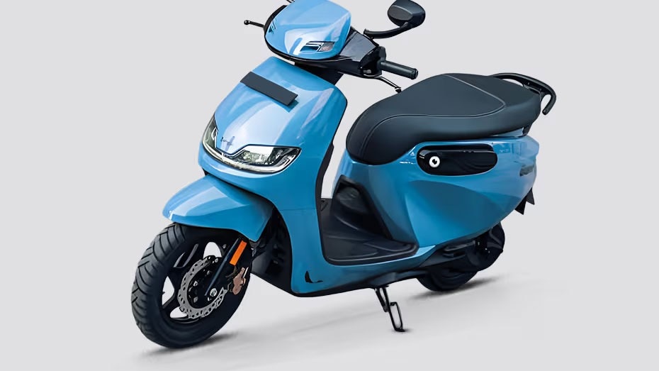 Simple Wave promises up to 243 km of IDC range, but buyers should check which version gets each feature