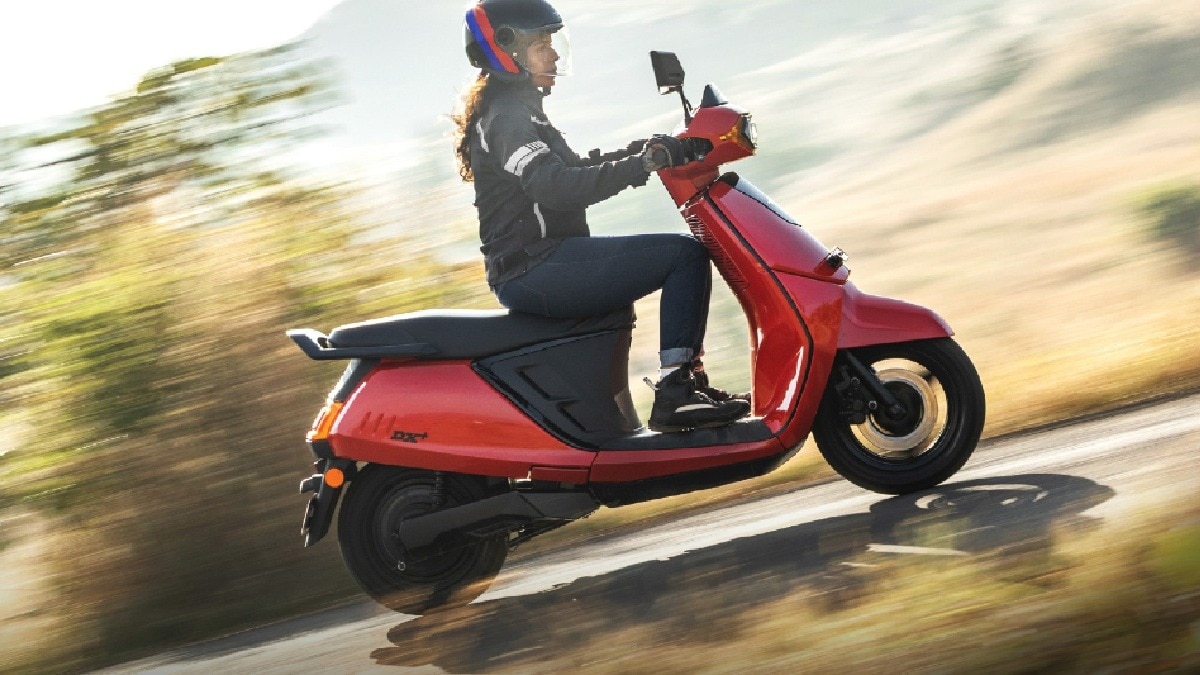 Kinetic DX+ 3.1 kWh costs ₹1,27,650—check its IDC range, charging time, motor output and missing Turbo mode