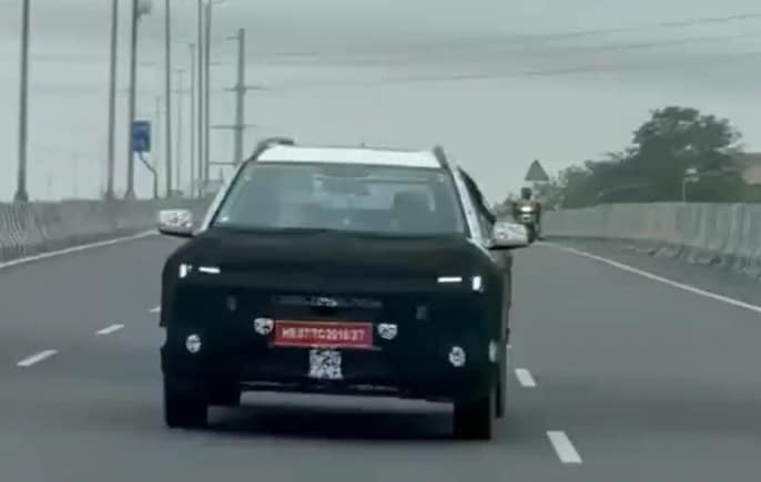 Test vehicles reveal clues, not the final showroom design Test vehicles reveal clues, not the final showroom design