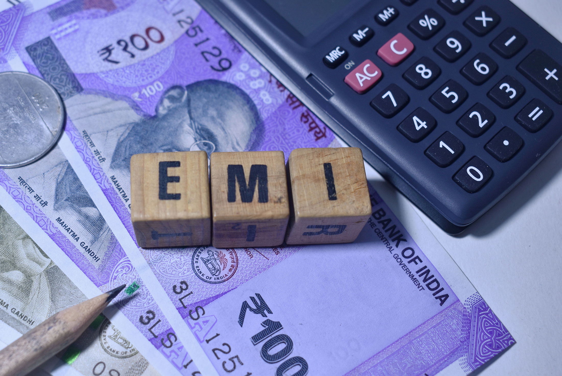 EMI changes the payment schedule, not the phone’s price