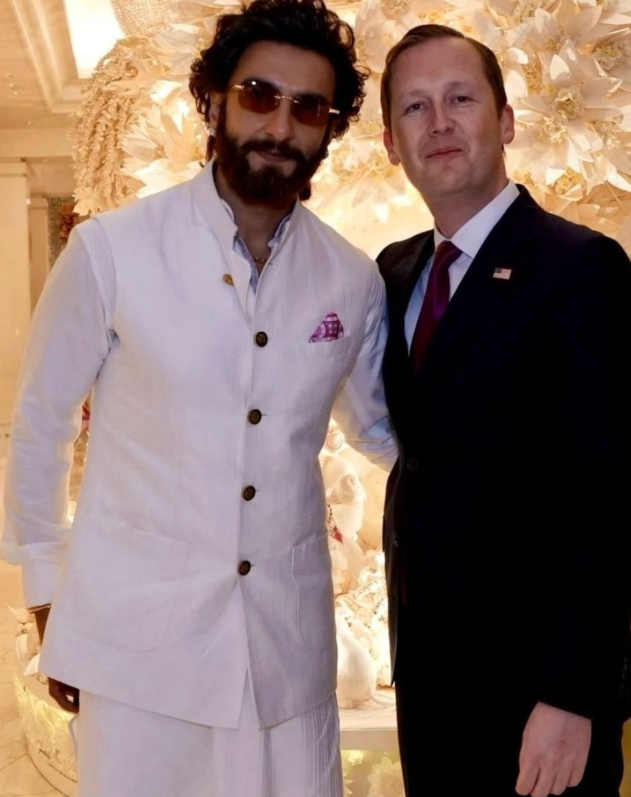 Ranveer Singh posed with the US ambassador