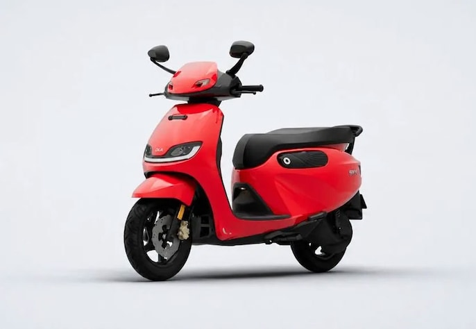 Display and rider-assistance equipment varies by configuration Display and rider-assistance equipment varies by configuration