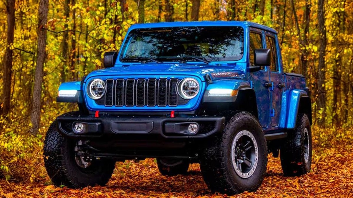 Competition for Toyota Hilux? Jeep's massive Gladiator pickup could arrive with a ₹70 lakh twist