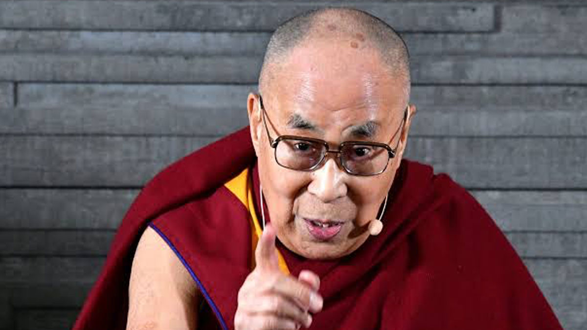 1989: The Dalai Lama’s emphasis on peaceful solutions