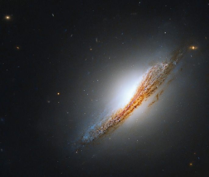 The signal also probes matter between galaxies The signal also probes matter between galaxies