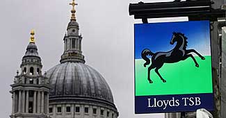 Lloyds' half-yearly profit falls to 628 mn pounds