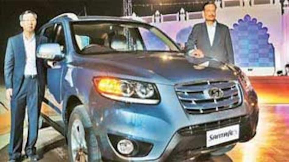 Hyundai unveils new hatchback Santa Fe in India Hyundai unveils new hatchback Santa Fe in India