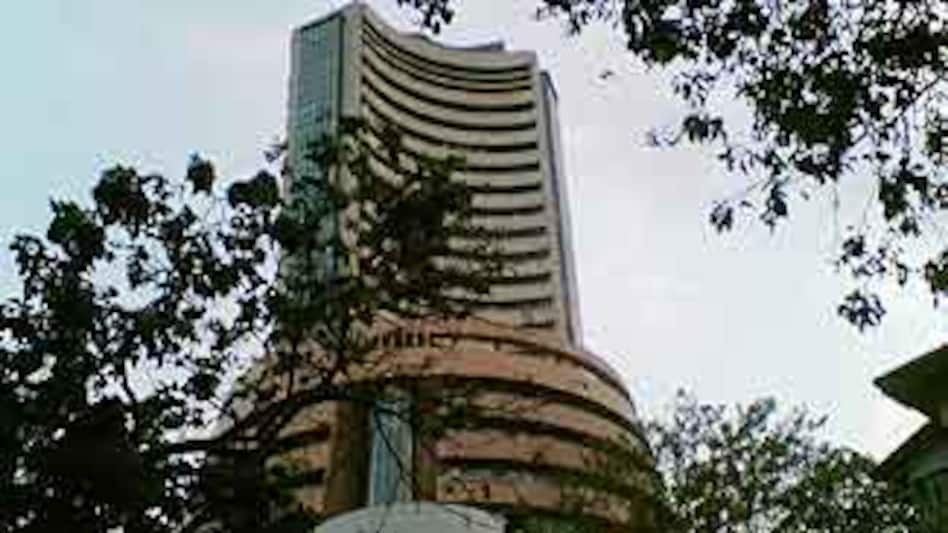 Sensex tumbles 546 pts as oil prices soar Sensex tumbles 546 pts as oil prices soar