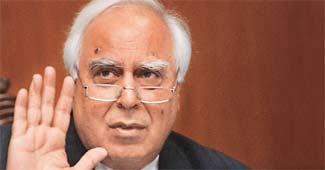 Sibal urges warring telcos to bury hatchet