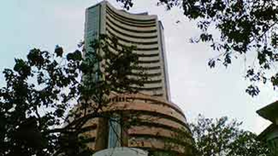 Sensex tumbles 364 pts to 4-month low Sensex tumbles 364 pts to 4-month low