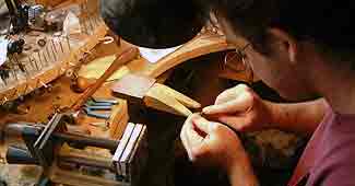 Gold, silver futures dip on global cues