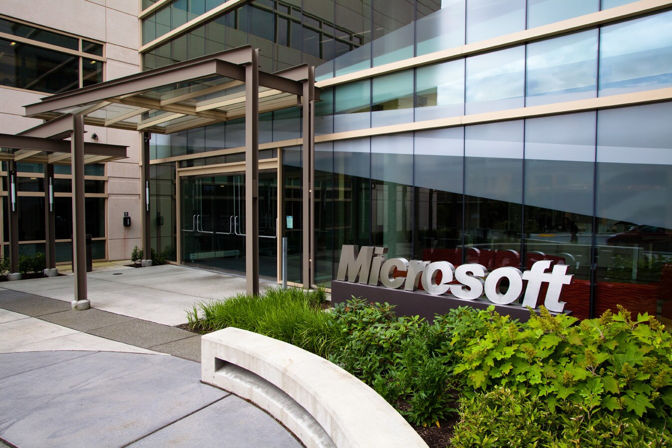 Microsoft Q4 net up 30 per cent to $5.87 billion