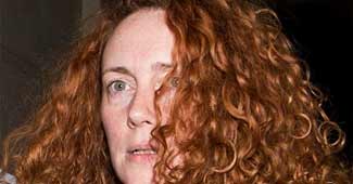 News International ex-CEO Rebekah Brooks arrested in phone hacking probe