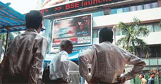 JSW Steel falls over 10%, hits 52-week low JSW Steel falls over 10%, hits 52-week low