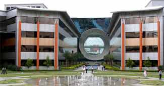 Infosys Q2 net up 9.72% at Rs 1,906 crore Infosys Q2 net up 9.72% at Rs 1,906 crore