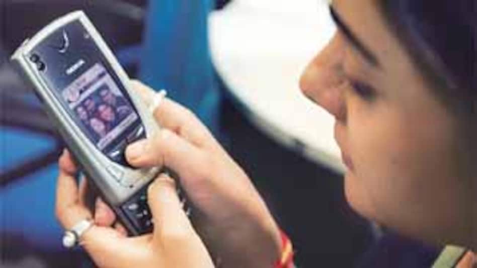 TRAI eases SMS cap to 200 per day TRAI eases SMS cap to 200 per day