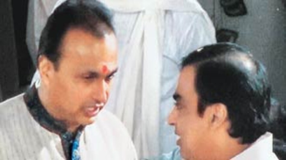 The meeting of Mukesh (R) Anil Ambani did little to excite the markets, which wanted concrete announcements. The meeting of Mukesh (R) Anil Ambani did little to excite the markets, which wanted concrete announcements.