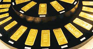Gold prices fall Rs 100 on global cues, silver prices up Rs 50