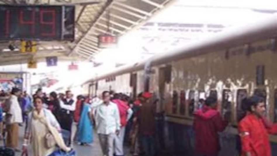 IRCTC to launch mobile apps for booking tickets IRCTC to launch mobile apps for booking tickets