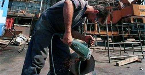 Iran cuts oil supply to Britain, France