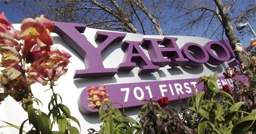 Yahoo CEO tries to reassure workers after layoffs